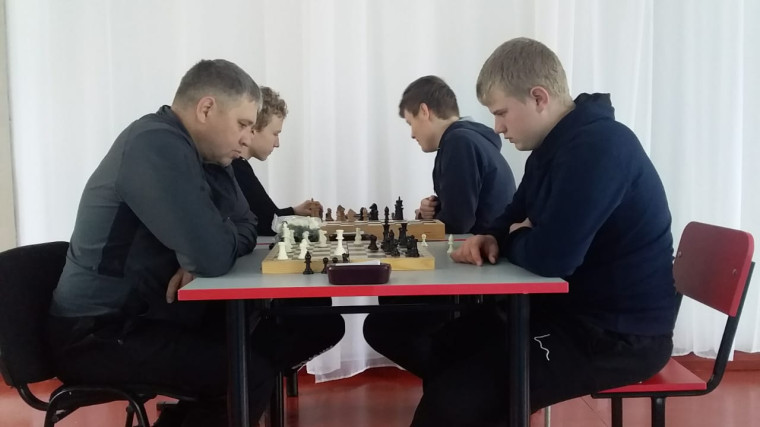день шахмат.
